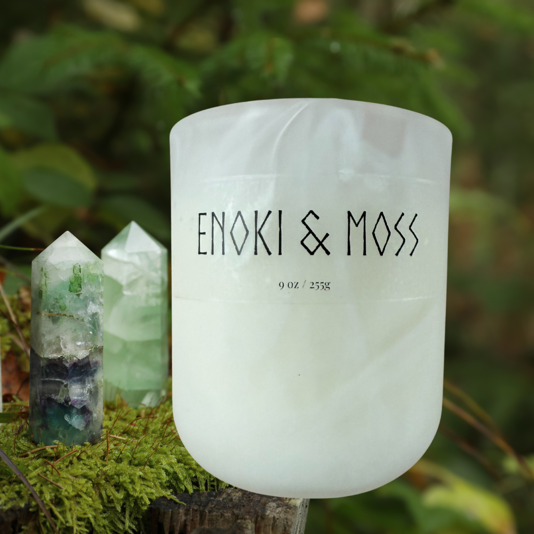 Enoke & Moss Soy Candle – Earthy Handmade Candle with Green Moss and Soft Woods